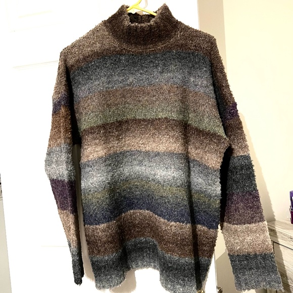 Sweater - Picture 1 of 7